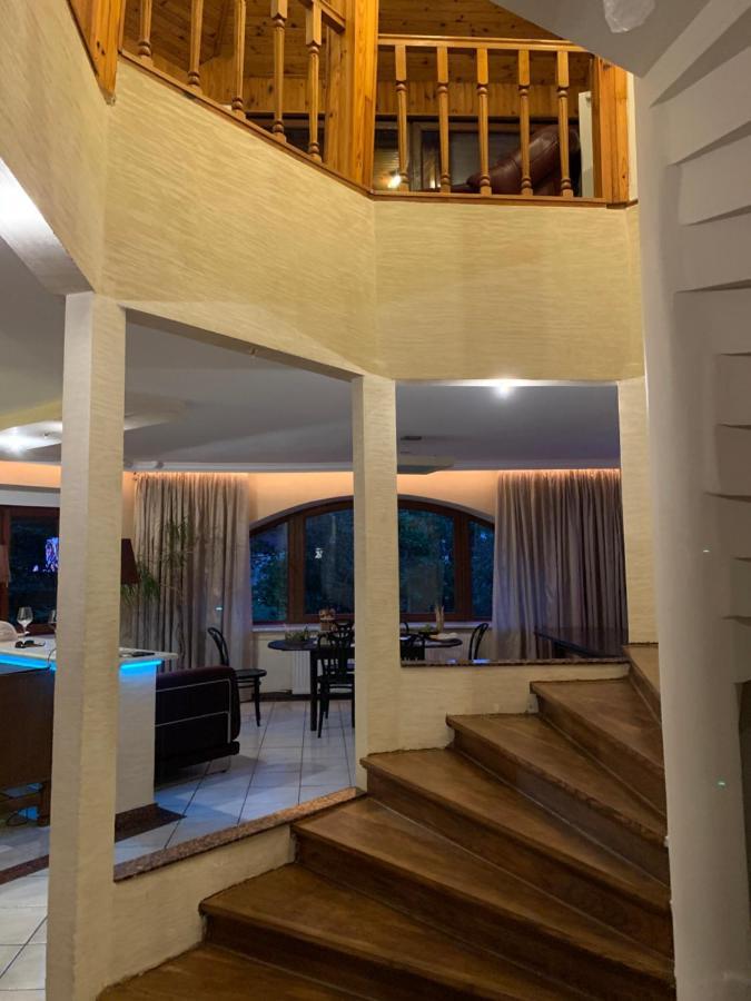 37b Guest house *